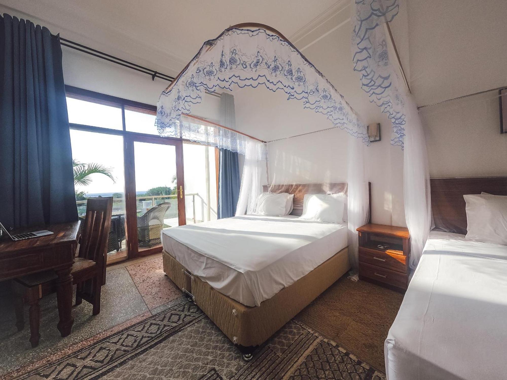 Seabreeze Hotel *