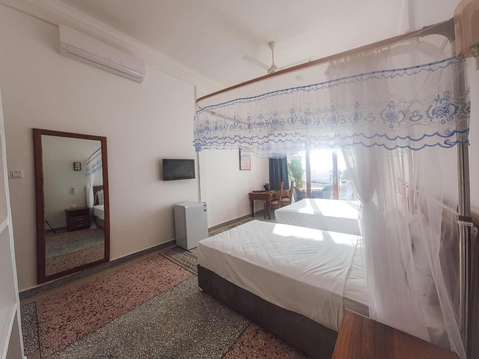 Seabreeze Hotel