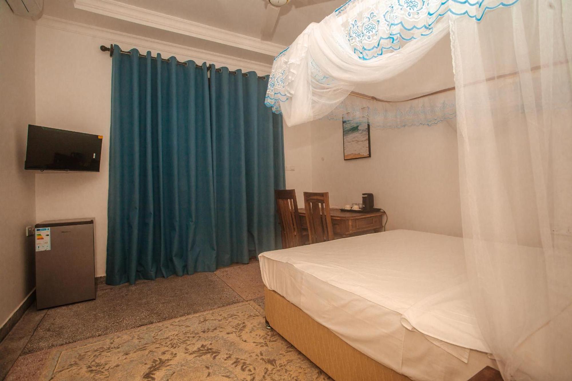 Seabreeze Hotel