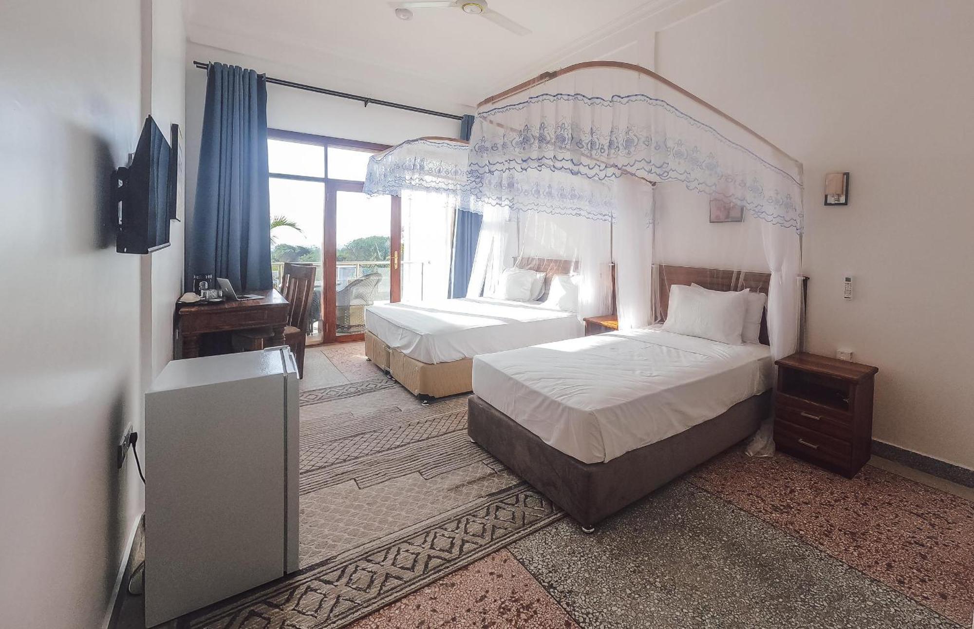 Seabreeze Hotel