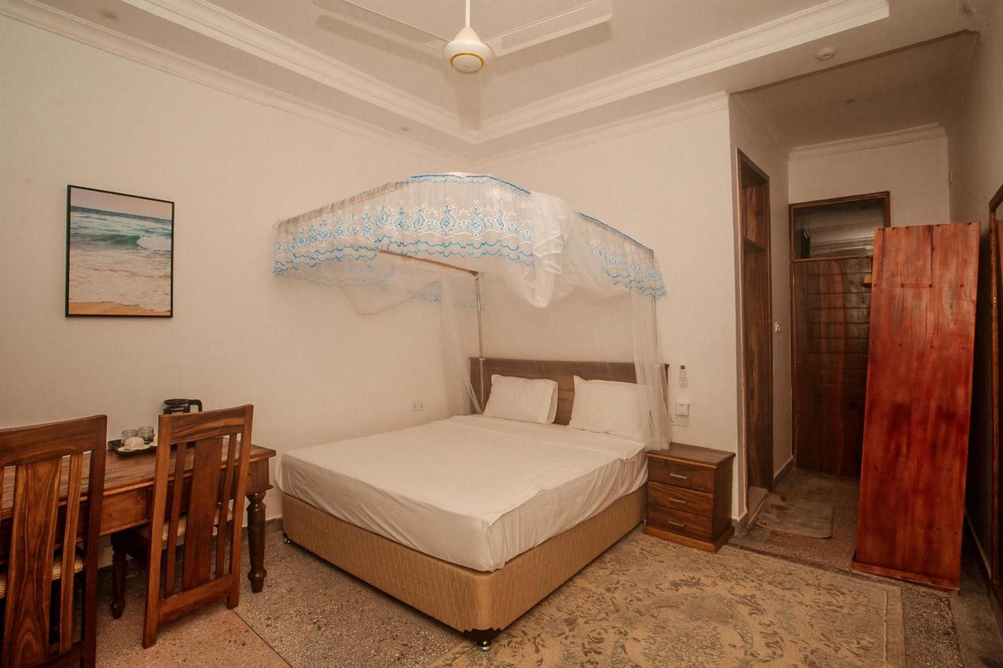 Seabreeze Hotel